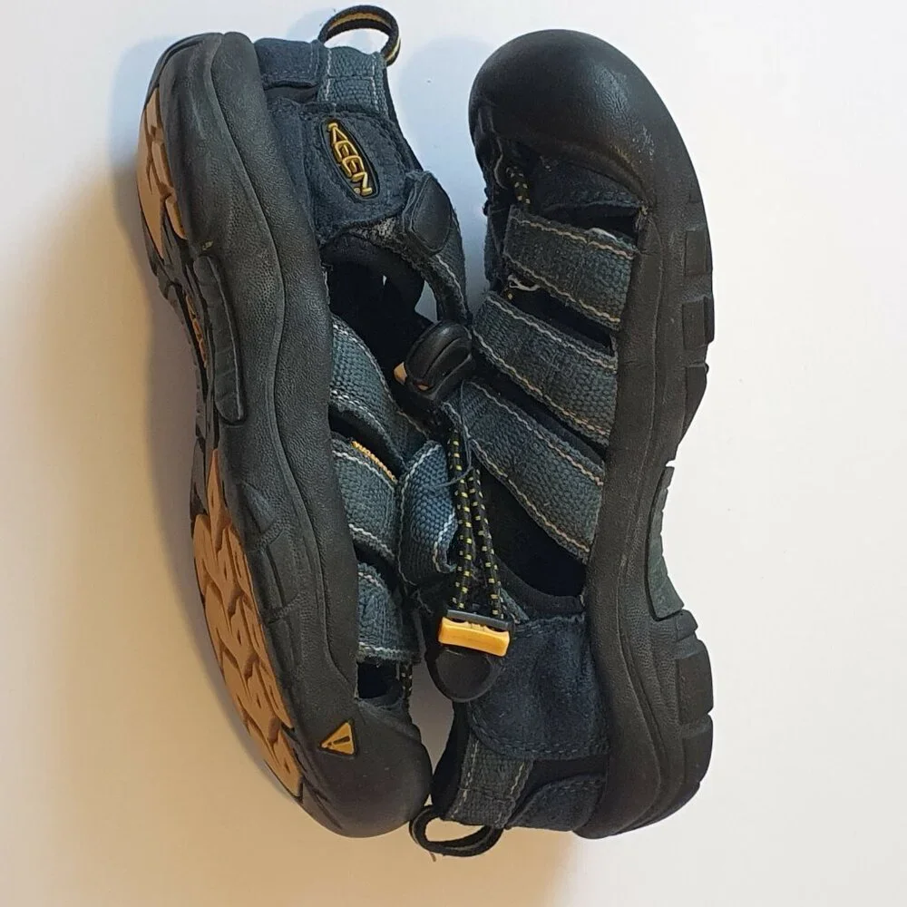 Keen Kids Newport Sandals Size 13 Blue Closed Toe Hiking Shoe Boy Girls Unisex‎